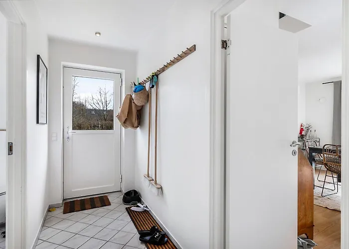 Σπίτι διακοπών Charming And Well-kept Near The Child-friendly At Begtrup Vig Knebel