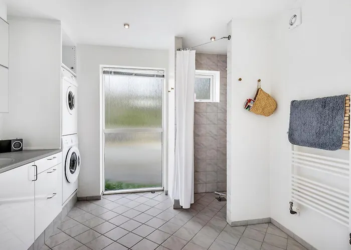 Σπίτι διακοπών Charming And Well-kept Near The Child-friendly At Begtrup Vig Knebel